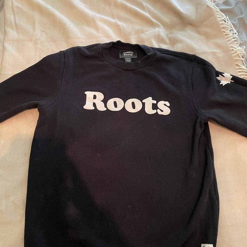 Black roots sweater crew neck size:XS